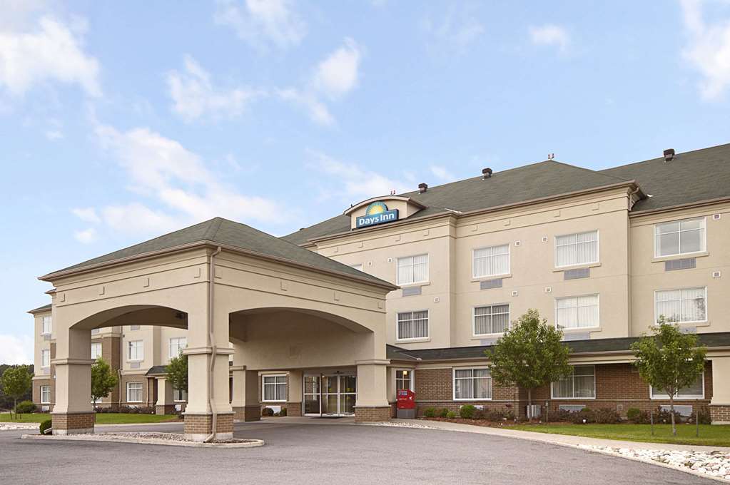 Days Inn By Wyndham Ottawa Airport Exterior foto